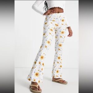 NWT Glamorous flare leggings rib knit sun flower